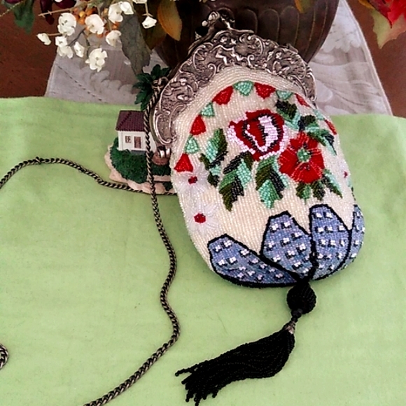 TODAY ONLY Christiana,Vintage beaded bag 100% silk - Picture 1 of 15